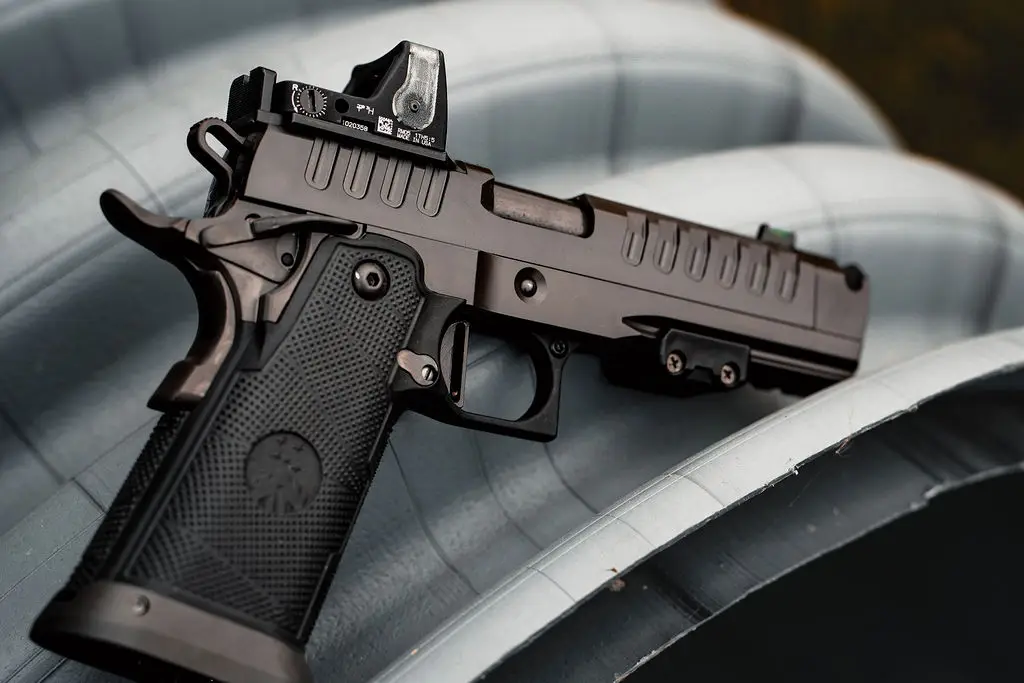 APACHE Double-Stack 1911 Graphite & Black